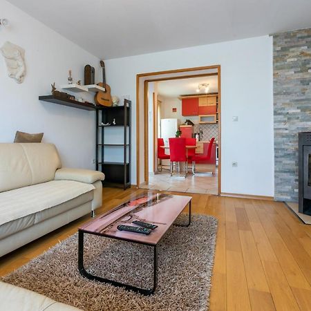 Apartments Kira Криквеница Екстериор снимка