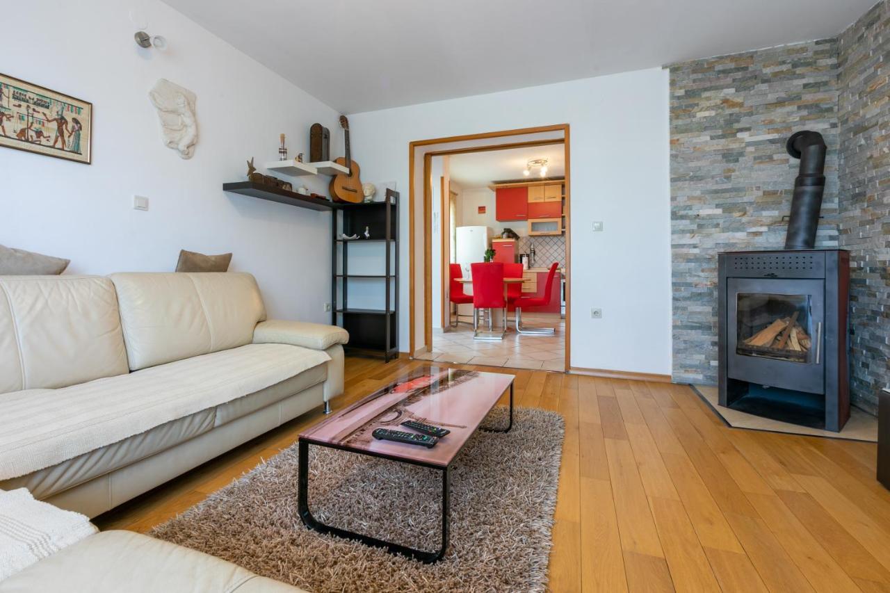Apartments Kira Криквеница Екстериор снимка